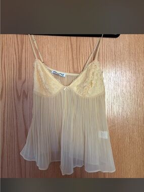 Princess Polly Brand Sheer Lace Trim Pleated Chemise in Light Cream